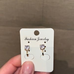 NWT! Clip on Earrings Gold